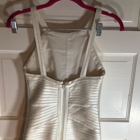 🌺BCBGMAXAZIA SLIMMING BANDAGE DRESS - Picture 4 of 14